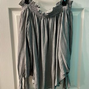 Michael Michael Kors women blouse top that’s off the shoulders